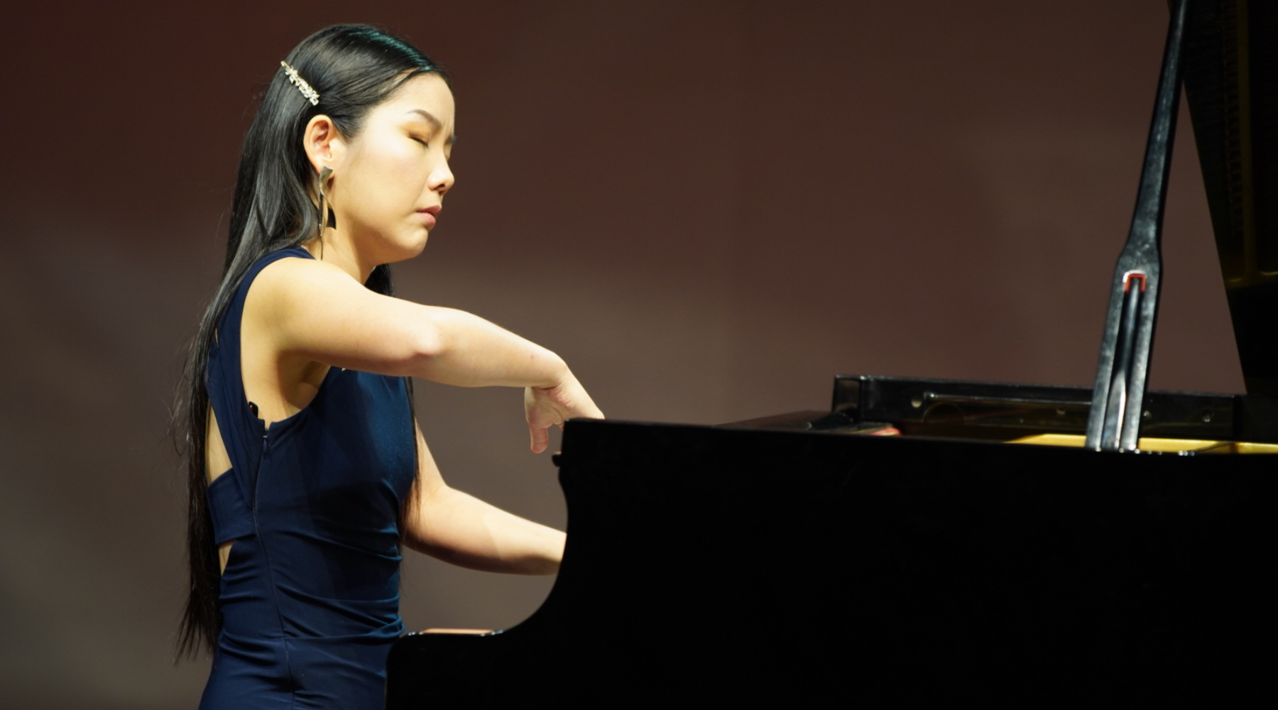 First Veniccio Production Brings Churen Li to the Philippines